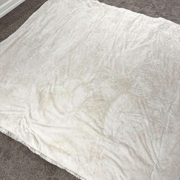 Frye Soft Plush Comforter Set - Picture 4 of 12